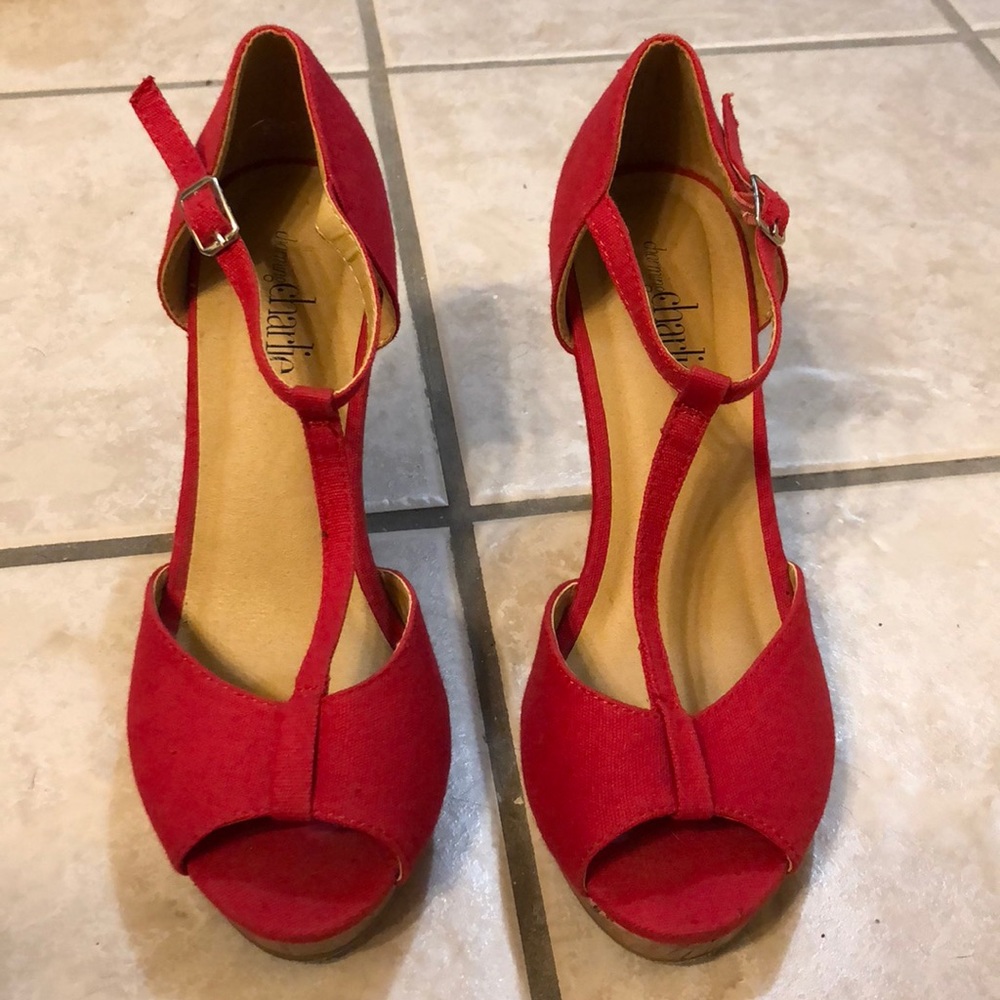 Size 8 Red Wedges